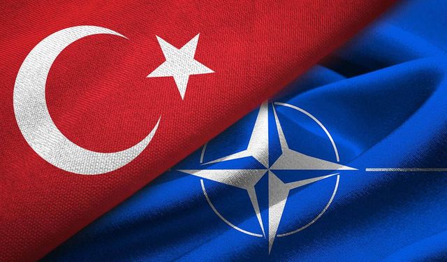 NATO’dan Türk paraşütçülere dikkat çeken mesaj