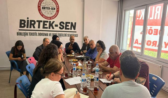 Alman siyasetçilerden BİRTEK-SEN’e destek ziyareti