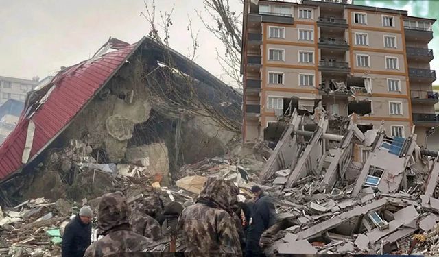 77 can 12 yıl etti: Müteahhide indirim, memura beraat!