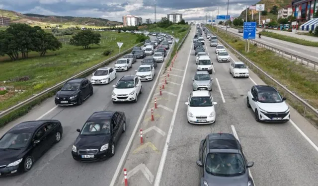 43 İlin Geçiş Noktasında Bayram Dönüşü Yoğunluğu