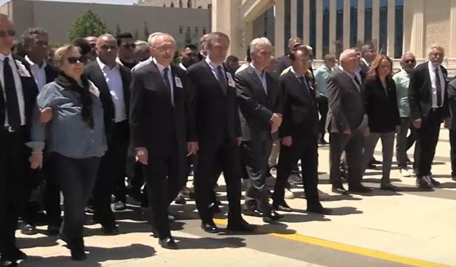 Cenazede Kılıçdaroğlu ve İnce aynı karede