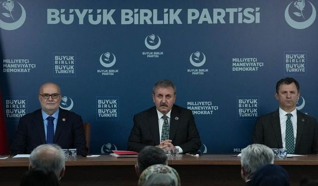 Mustafa Destici BBP’de yeni kadrosunu kurdu