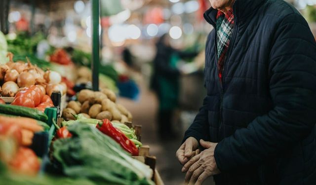 Fiyatlar  yön değiştirdi vatandaş pazara zor giriyor