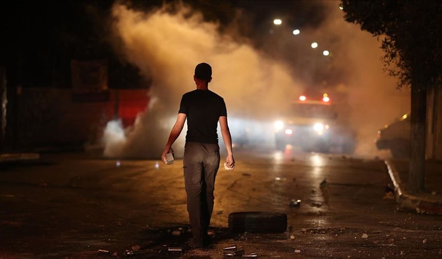 İsrail hapishanesinde açlık grevindeki "idari tutuklu" sayısı 13'e yükseldi