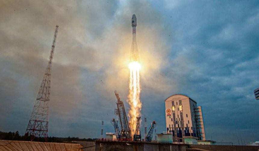 Rusya 47 yıl sonra Ay'a araç yolladı