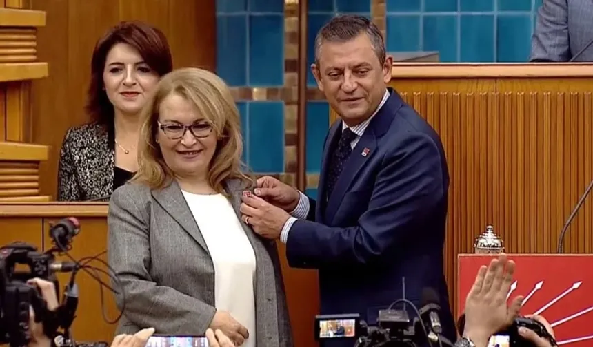 İyi Parti’den istifa eden milletvekili Ayşe Sibel Yanıkömeroğlu CHP’ye katıldı