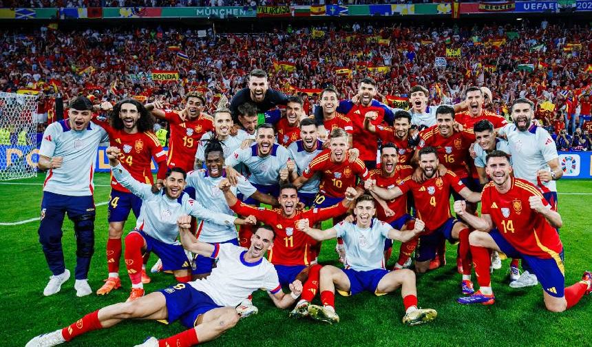 2024 Avrupa Futbol Şampiyonası'nda finalin ismi belli oldu... İspanya ve İngiltere kozlarını paylaşacak
