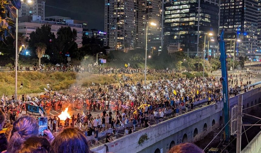 Gazze'de rehinelerin ölmesinin ardından İsrail'de protesto