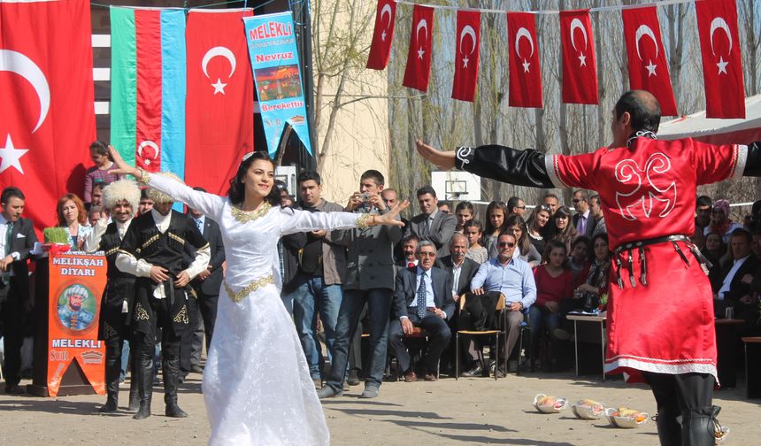 Nevruz Aşk’tır l Mehmet Gıyas Azeritürk yazdı...