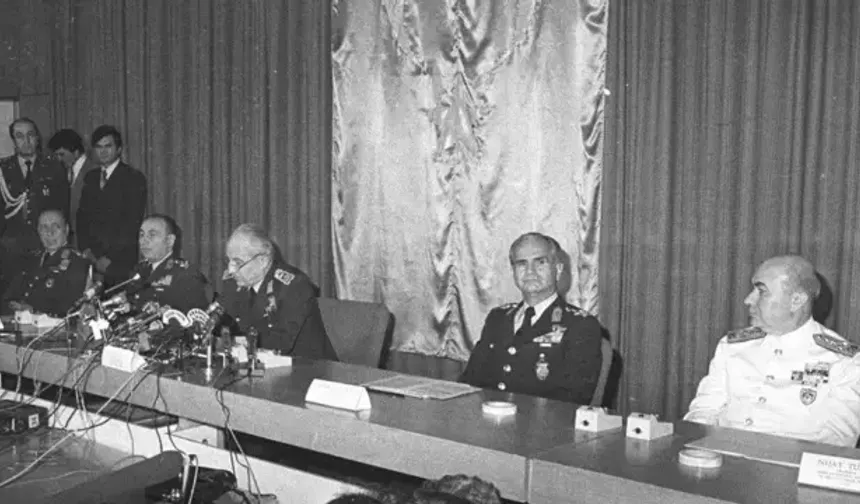 Şeriatçılara iktidarın yolunu generaller açtı l Yılmaz Dikbaş yazdı...