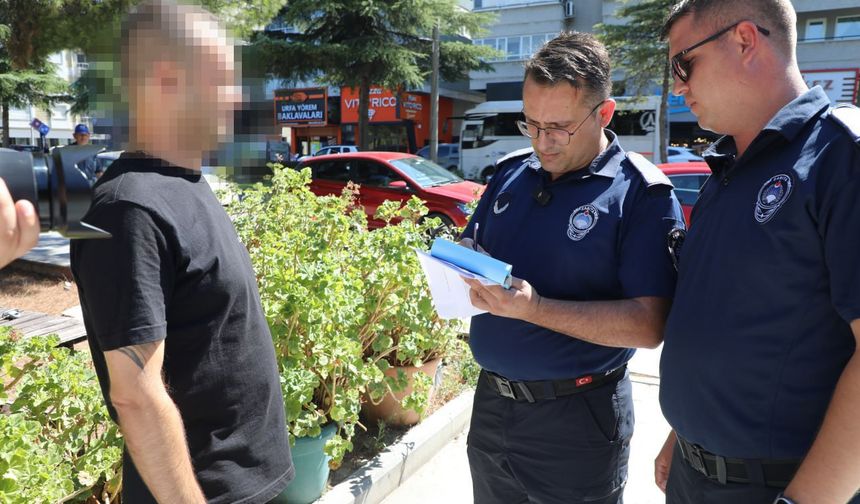 Edremit’te yere çöp ve izmarit atana para cezası dönemi