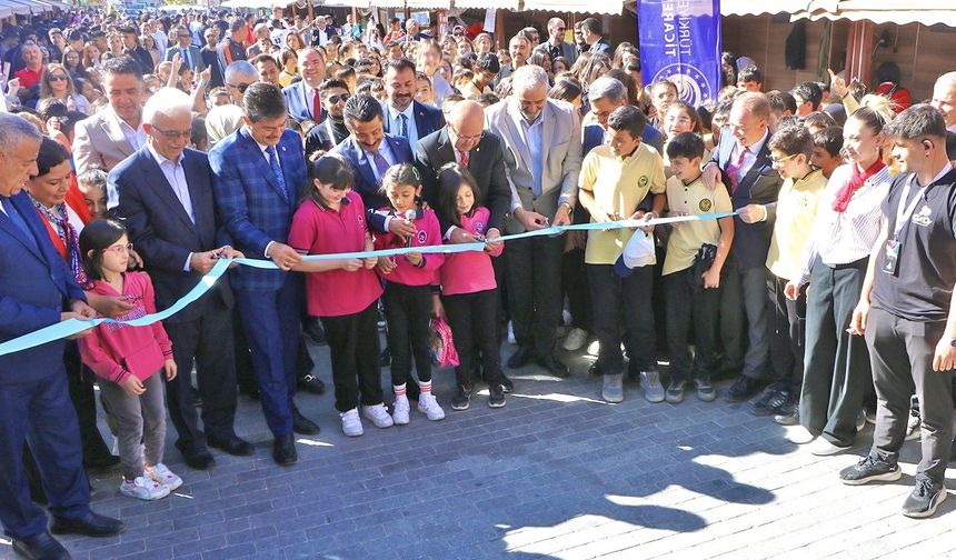 Kırşehir’de 38. Ahilik Haftası: Kitap fuarı, yarışmalar ve konserlerle devam ediyor