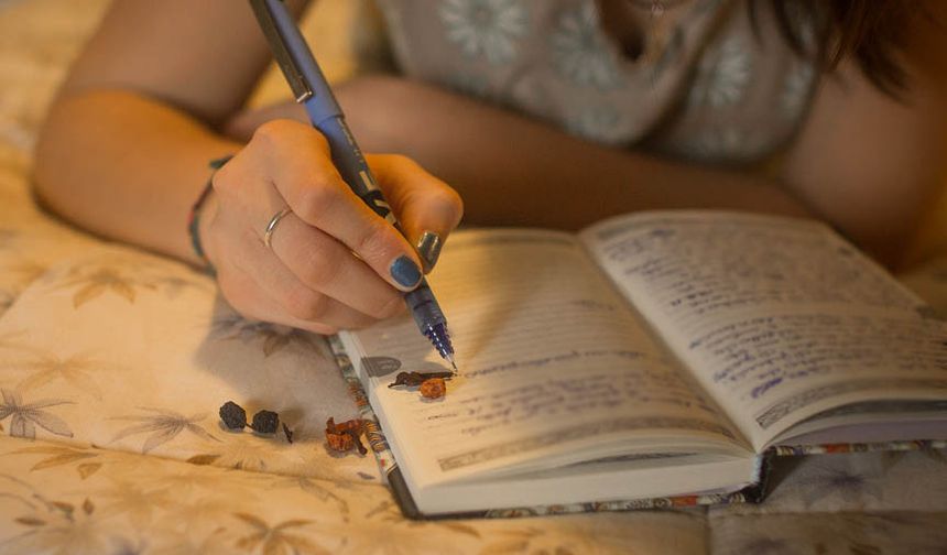 Günlük tutmak: Kafa karışıklığını giderip huzur getirir mi?