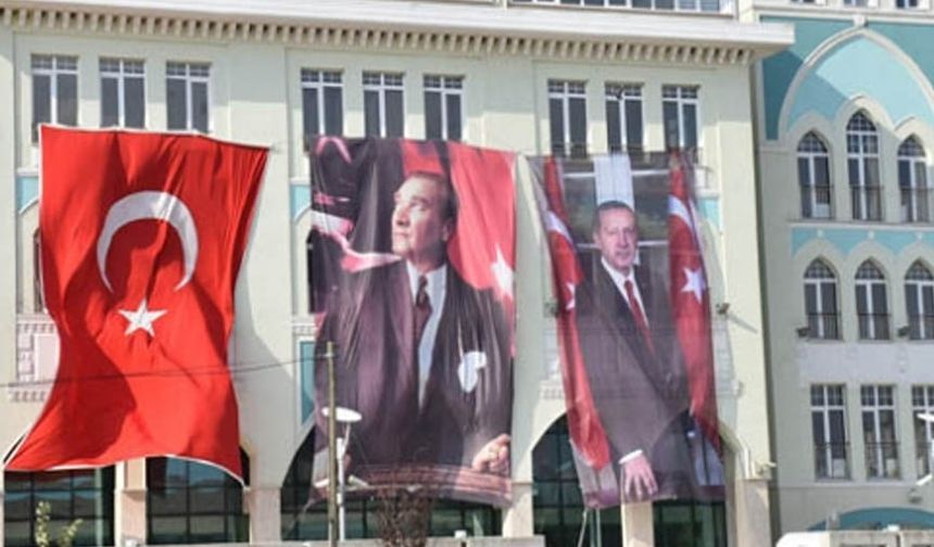 Okullara Erdoğan posteri talimatı: muhalefetten sert tepki