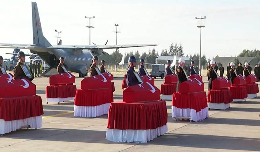 Türkiye gözyaşlarıyla şehitlerini uğruluyor