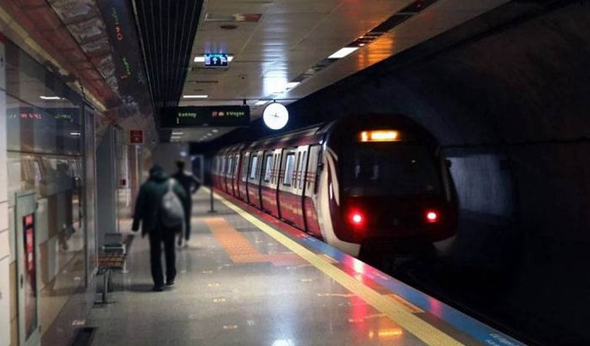 Metroda Acı Olay: Bir Anda Raylara Atladı
