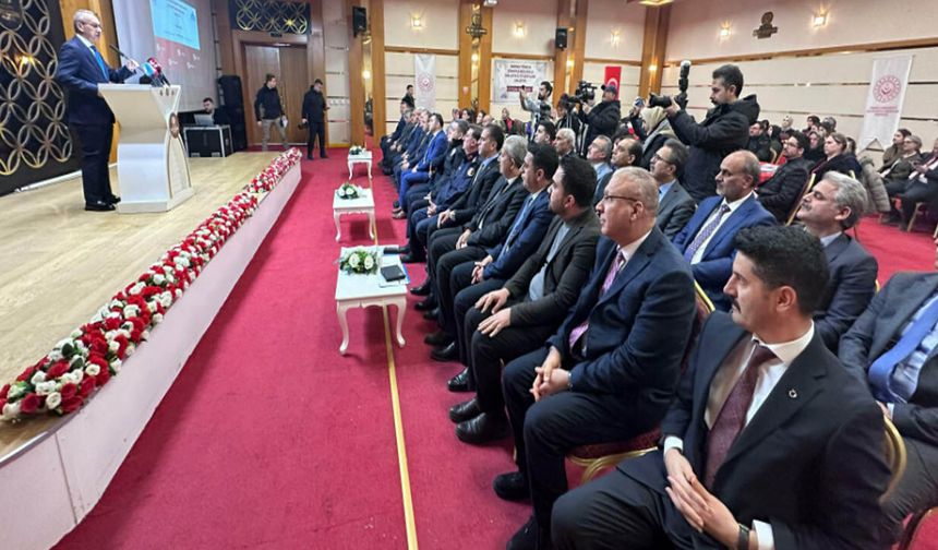 Malatya'da kadına şiddet  konuşuldu