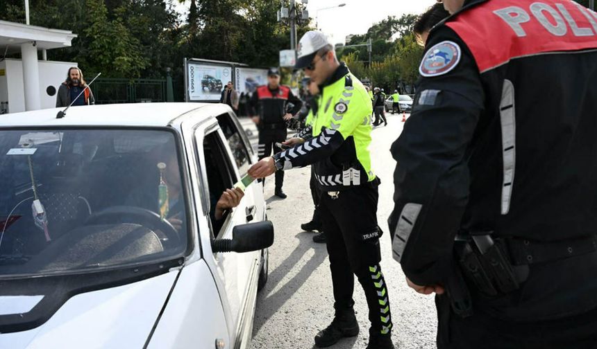 Bir haftada 966 kişi gözaltına alındı