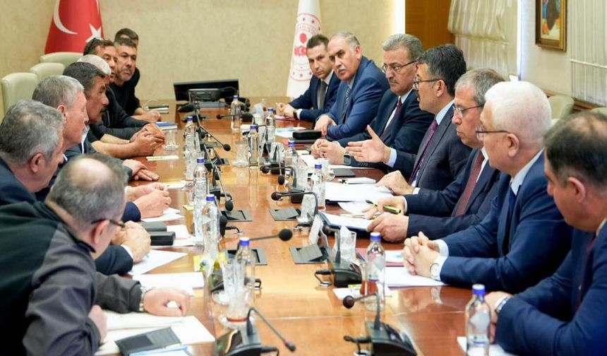 Madenciler ve patron uzlaşma masasında