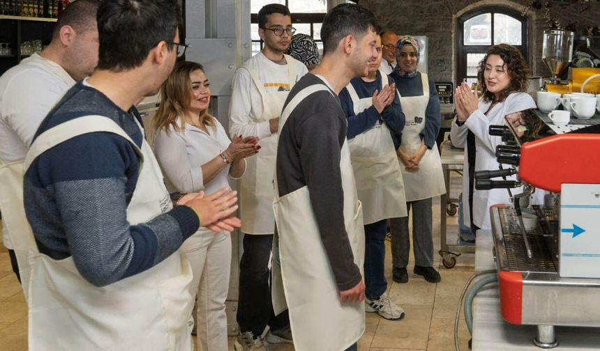 Otizmli gençler barista eğitimi