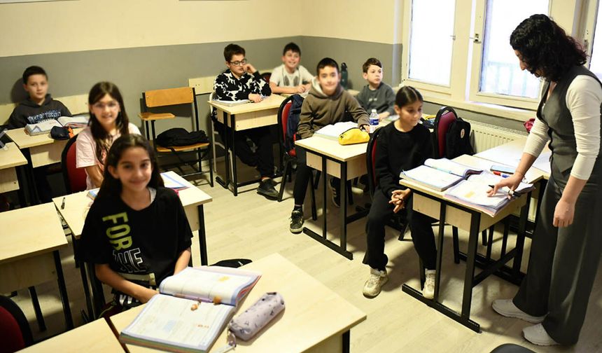 Binlerce öğrenci ücretsiz akademik destek