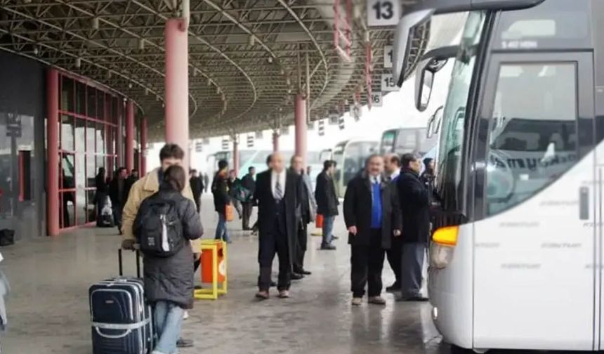 Bayram yoğunluğu:İğne atsan yere düşmez