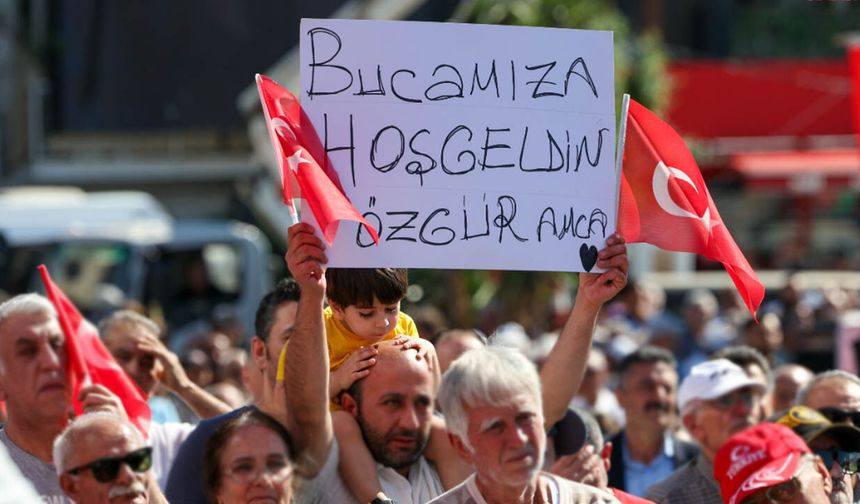 Özgür Özel Buca’da 16 projeyi açtı