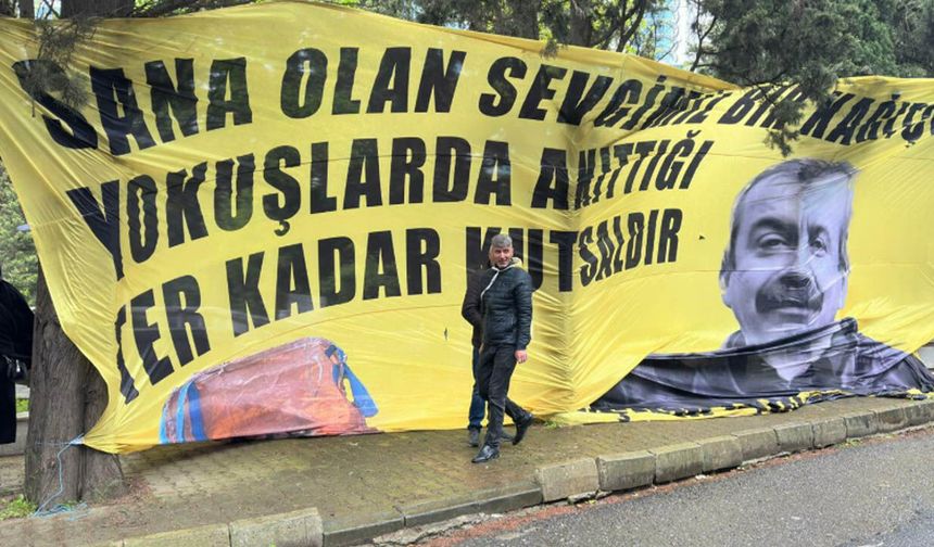 Sırrı Süreyya mezarı başında anıldı  göz yaşları sel oldu