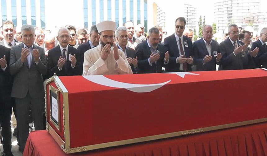 Cenazede Kılıçdaroğlu ve İnce aynı karede