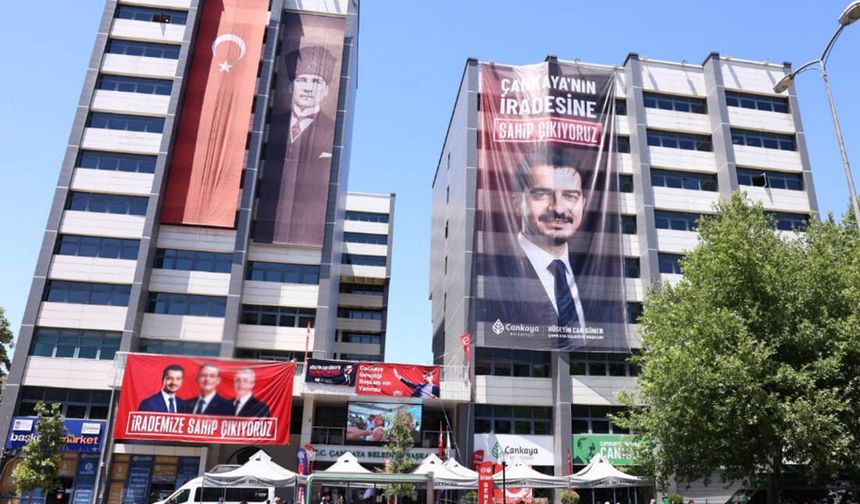 Siyasi partiler ve sendikalar nöbete akın etti