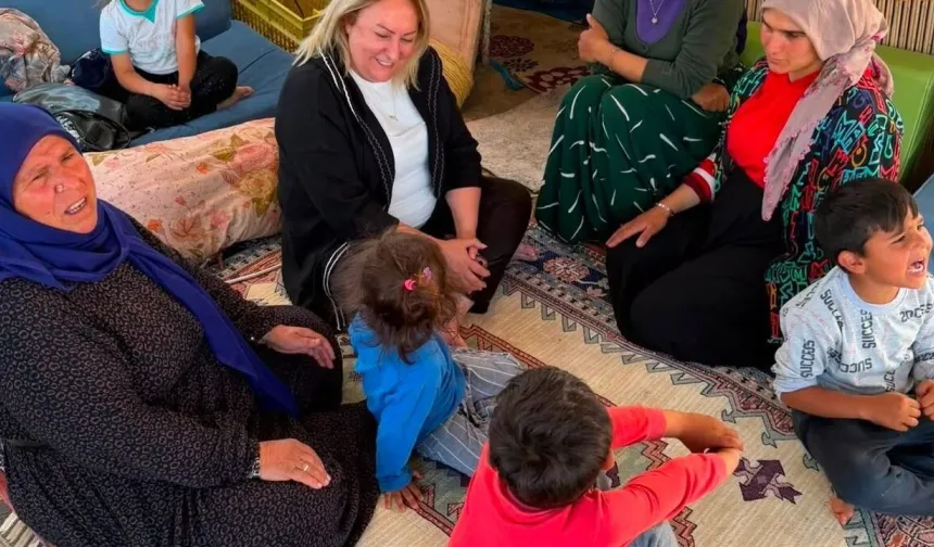 CHP’li Kadın Kolları Genel Başkanı Ayten Gülsever mevsimlik tarım işçilerini ziyaret etti