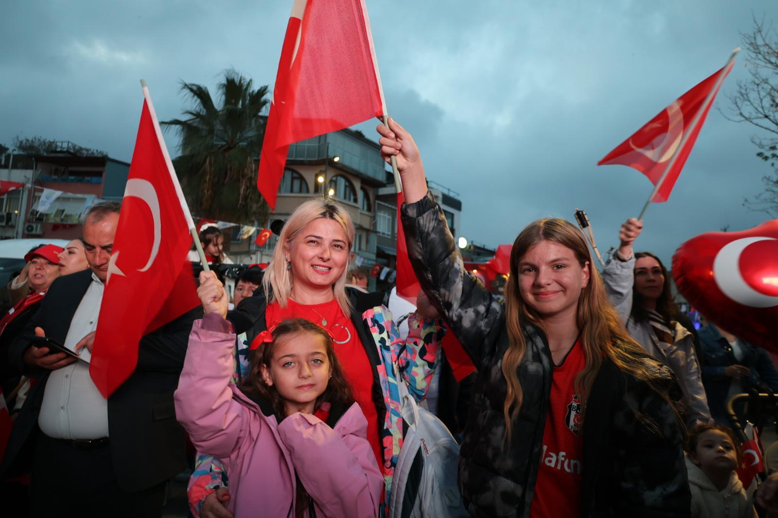 Mehmet Oktay Aksu: Yaşasın Cumhuriyet, yaşasın birlik ve beraberlik!