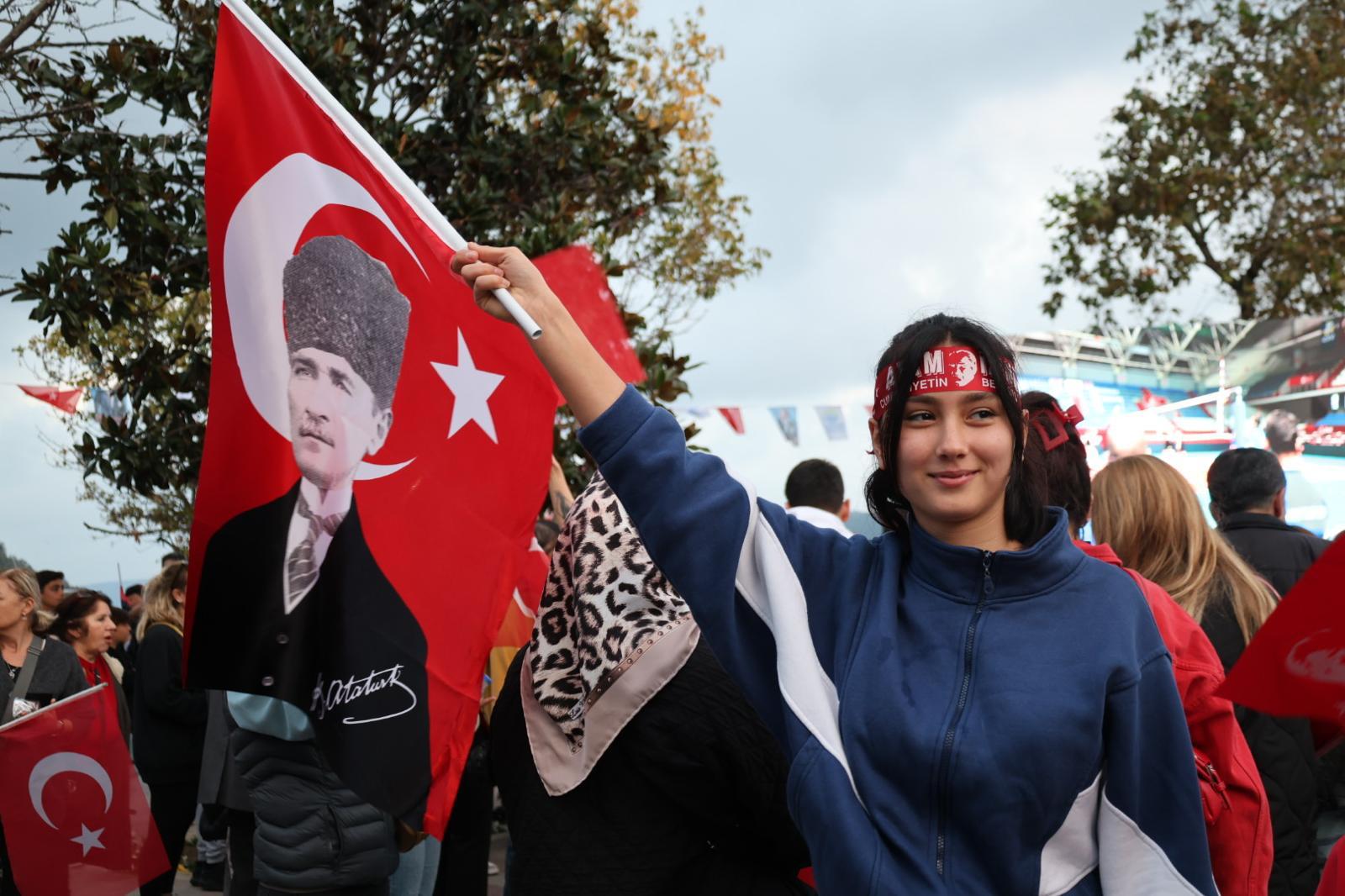 Mehmet Oktay Aksu: Yaşasın Cumhuriyet, yaşasın birlik ve beraberlik!