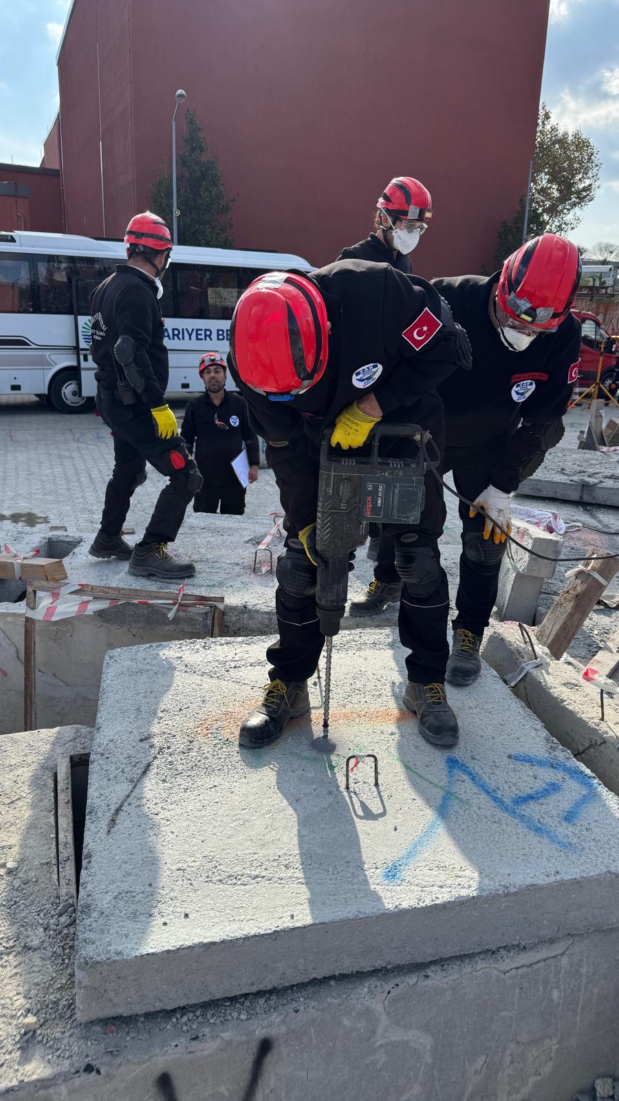 Sarıyer Belediyesi Arama Kurtarma Ekibi, AFAD akreditasyonunu aldı