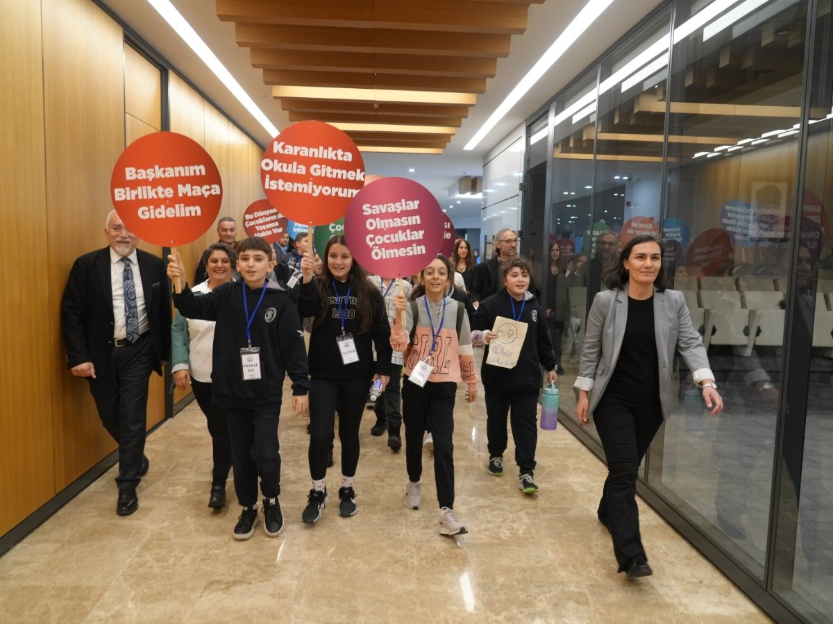 Sarıyer Belediyesi Çocuk Meclisi ilk toplantısını gerçekleştirdi