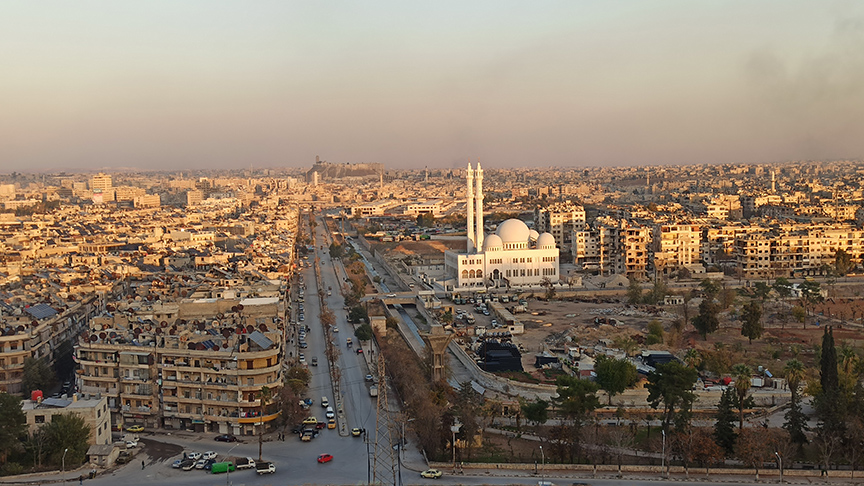 Suriye'de çatışmalar şiddetlendi: HTŞ, Halep'i ele geçirdikten sonra Hama'ya ilerliyor