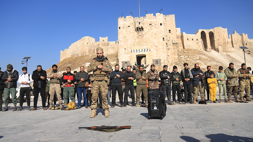 Suriye'de çatışmalar şiddetlendi: HTŞ, Halep'i ele geçirdikten sonra Hama'ya ilerliyor