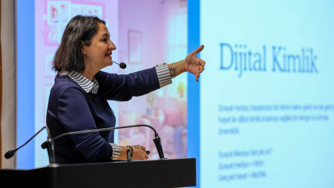 Dijital Cagda Anneler Bakirkoy