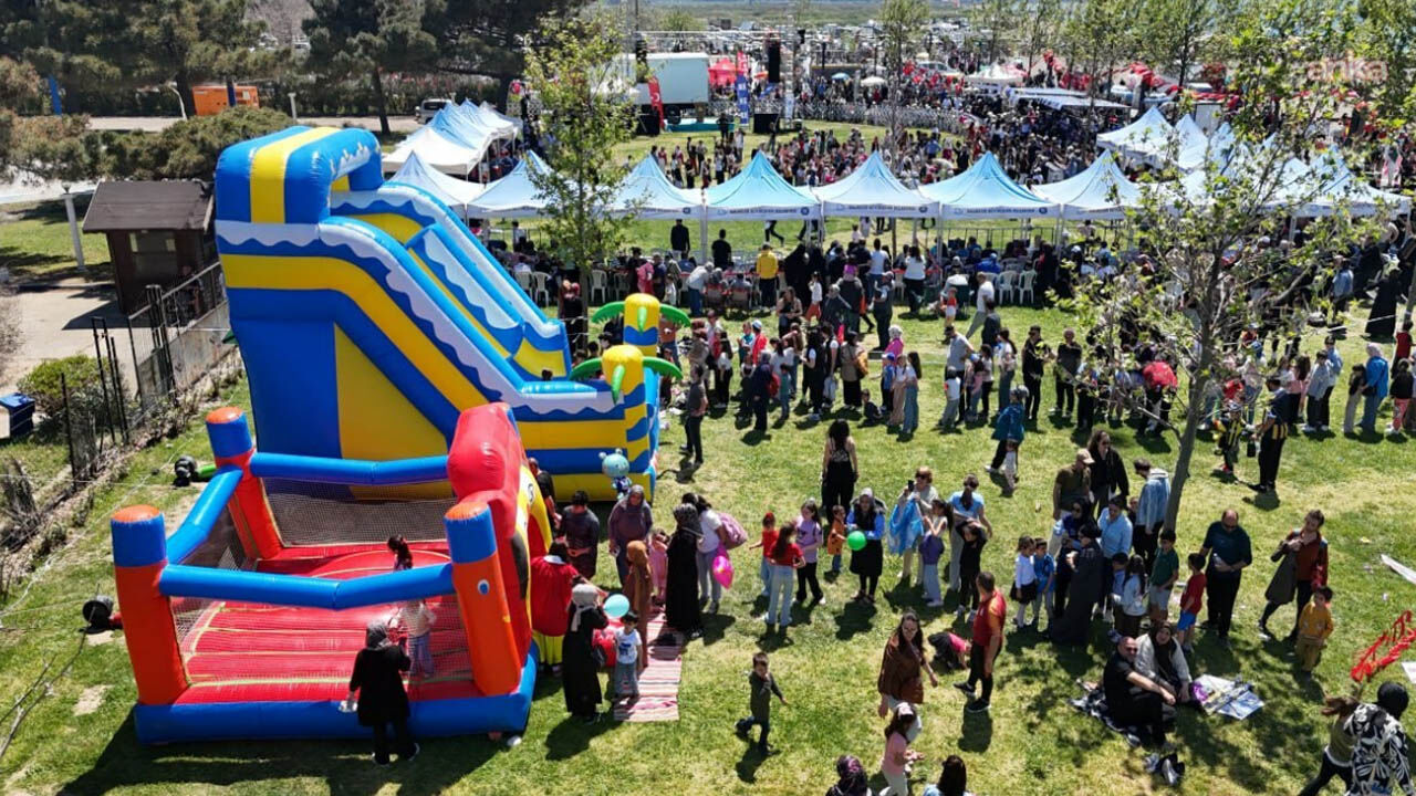 dremit Belediyesi tarafından düzenlenen geleneksel çocuk bayramı kutlamaları.