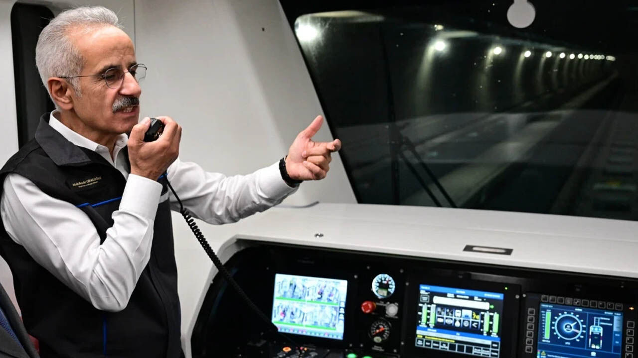 bakan-abdulkadir-uraloglu-halkali-istanbul-havalimani-metro-hatti-incelemesi